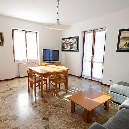 Sleeps 6